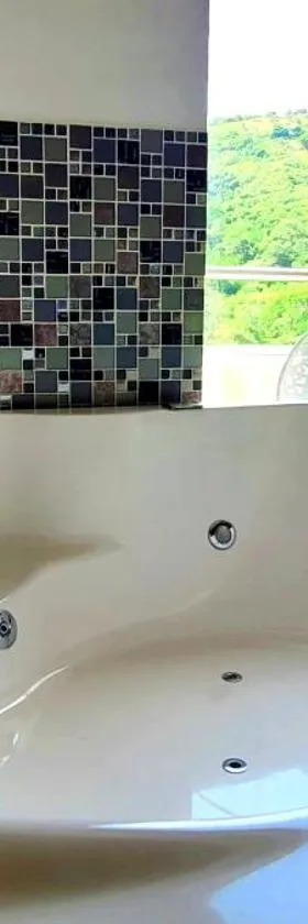 Cabaña en el Aire con jacuzzi a 5min del Pueblo，位于索佩特兰的酒店