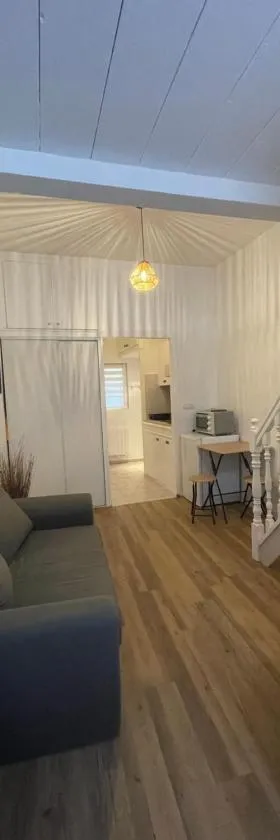cosy one1h20 de Paris，位于茹瓦尼的酒店