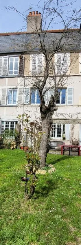 La Cour du Château，位于拉沙里泰的酒店