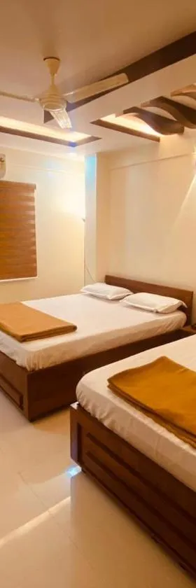 AL-MANAL 305 Premium Room 5 beds，位于Bhatkal的酒店