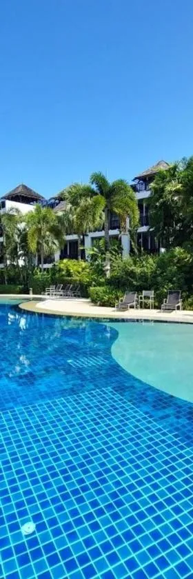 Stylish Penthouse at Bangtao Beach，位于苏林海滩的酒店