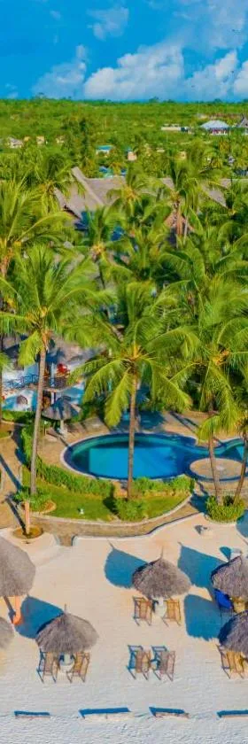 AHG Waridi Beach Resort & SPA，位于普瓦尼梅查恩加尼的酒店