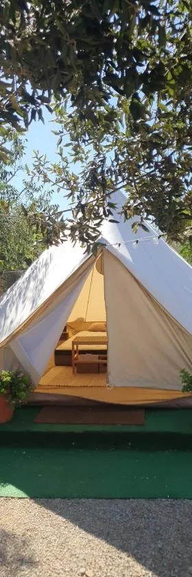 Camping Ciudad del Ciclismo，位于Cervera del Maestre的酒店