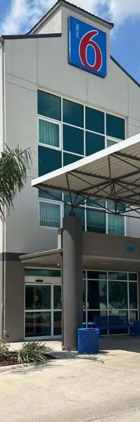 Motel 6-Mission, TX，位于米申的酒店