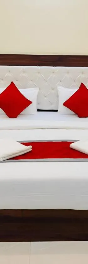 PPH Living Gnr Grand Luxury Rooms，位于Madanapalle的酒店