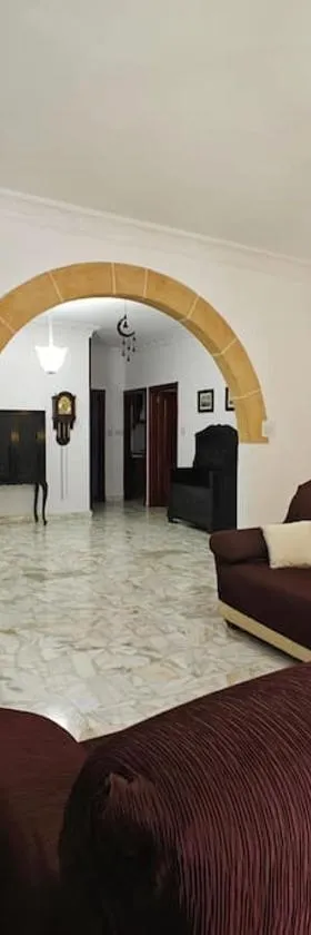 Spacious 4-Bedroom Apartment，位于莫斯塔的酒店