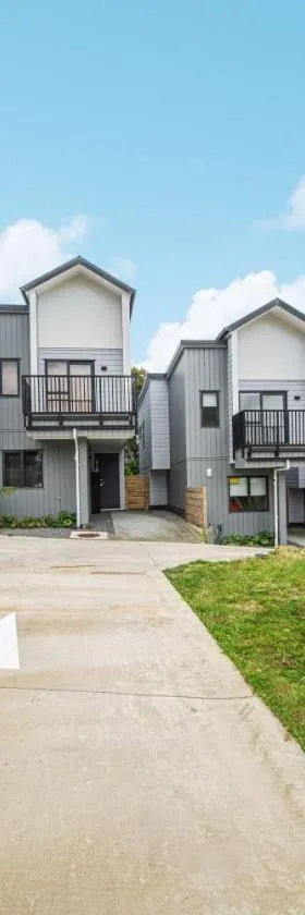 West Harbour Modern 4-Bedroom Retreat，位于奥克兰的酒店