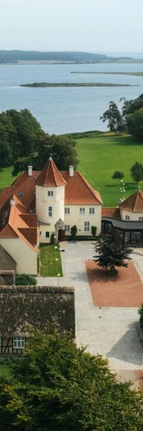 Gl. Avernæs Sinatur Hotel & Konference，位于埃伯鲁普的酒店