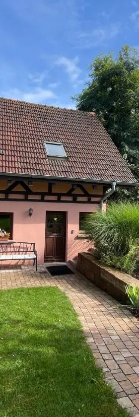 La Mouette Rose - a zen guest-house in Lauterbourg，位于洛泰堡的酒店