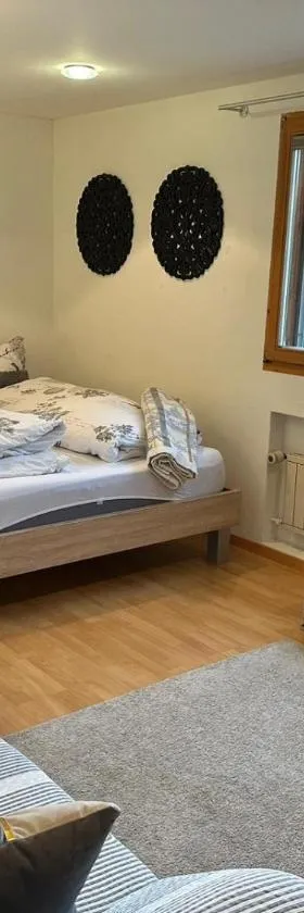 Wohnung in zentraler und trotzdem ruhiger Lage, Balzers，位于巴尔采斯的酒店