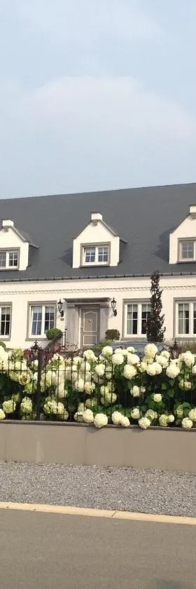 Villa Reynaert，位于Opoeteren的酒店