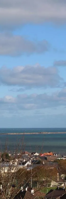 Chambre d'hôtes vue sur mer，位于瑟堡的酒店