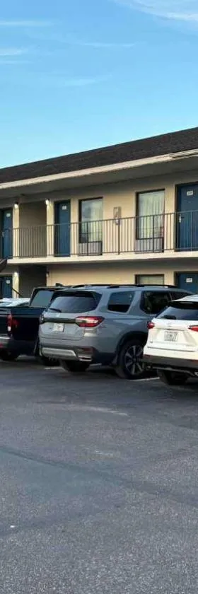 Motel 6-Macclenny, FL，位于Macclenny的酒店