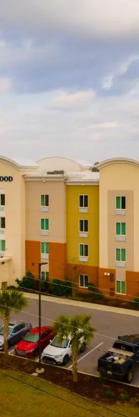 Candlewood Suites - Panama City Beach Pier Park by IHG，位于巴拿马城海滩的酒店