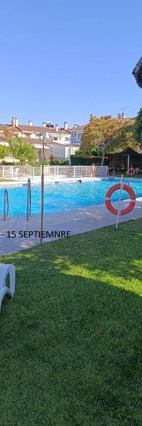 Montequinto apartamento 50m en Semisótano，位于两姐妹的酒店