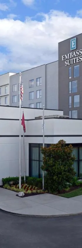 Embassy Suites by Hilton Knoxville West，位于诺克斯维尔的酒店