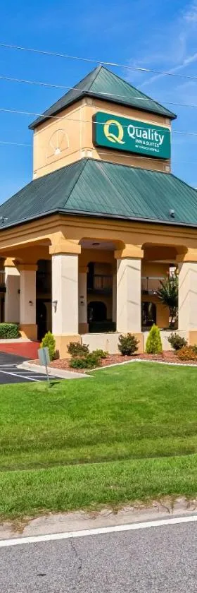 Quality Inn & Suites Florence Civic Center，位于佛罗伦萨的酒店