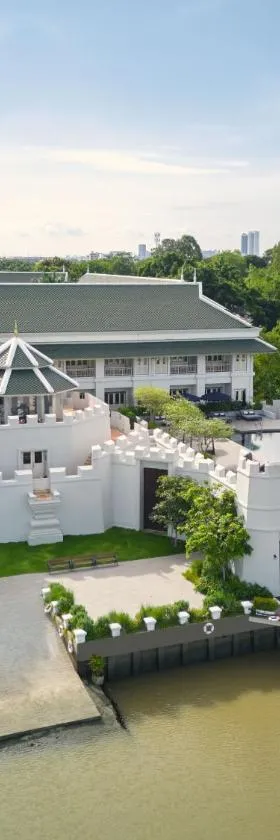 Kalanan Riverside Resort，位于暖武里府的酒店