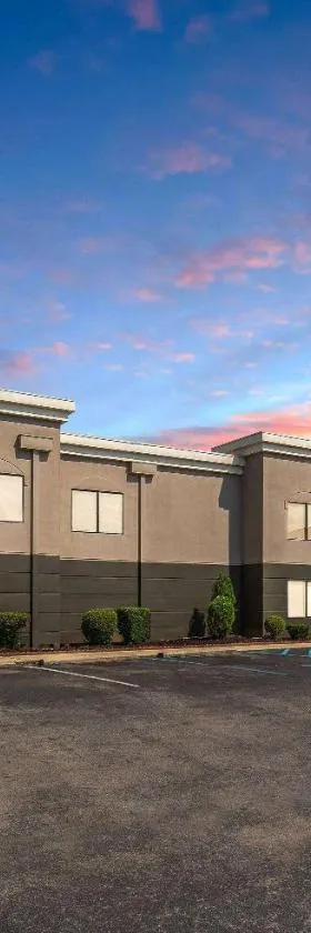 La Quinta Inn by Wyndham Decatur Alabama，位于迪凯特的酒店