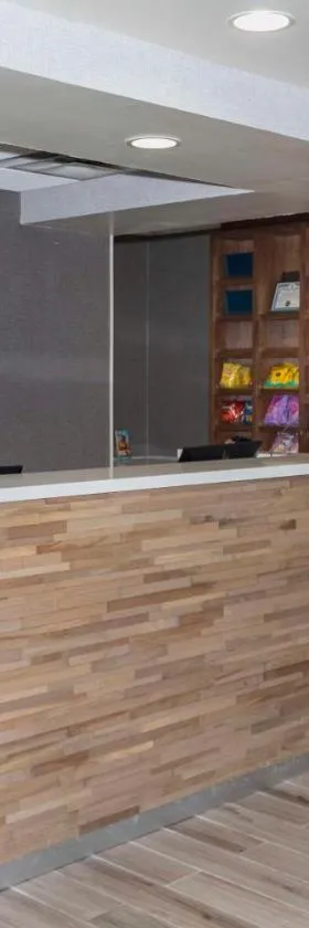 里弗顿汉普顿套房酒店，位于里弗顿的酒店
