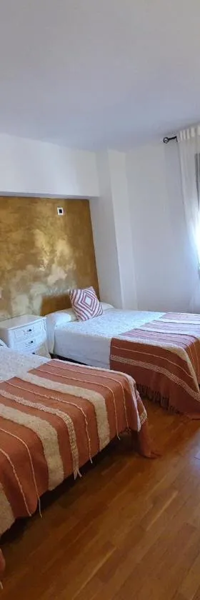 Hotel Villa De Lerma，位于莱尔马的酒店