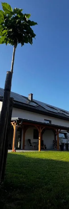NavaLovnia，位于Gołkowice Górne的酒店