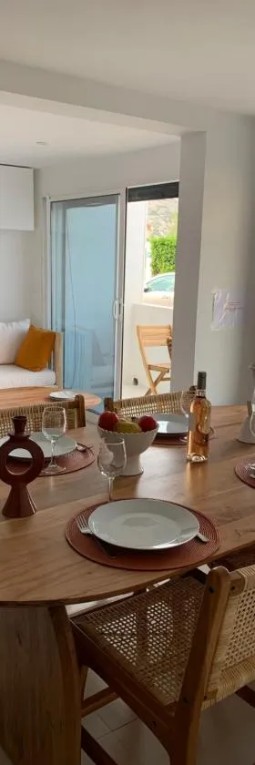 Très Bel Appartement aux Goudes，位于固特的酒店