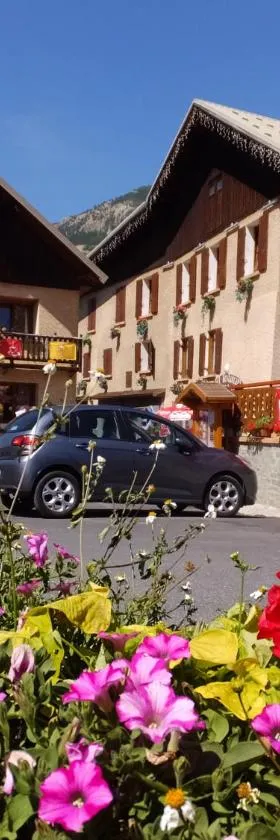 老旅馆，位于瓦尔的酒店