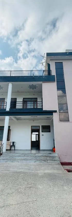 Shiv Ashray Resort，位于纳特杜瓦拉的酒店