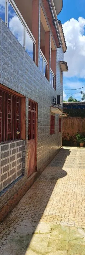 Casa Zauad low cost family house，位于比绍的酒店