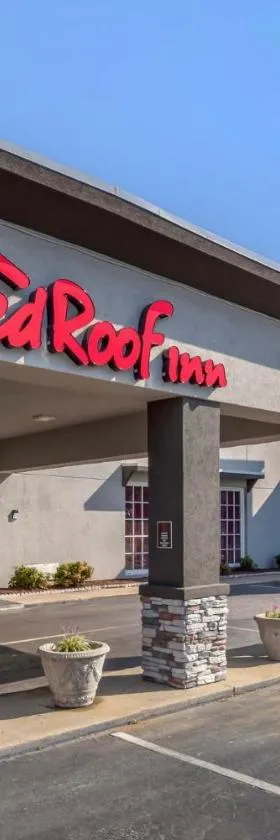 Red Roof Inn Dunn，位于邓恩的酒店