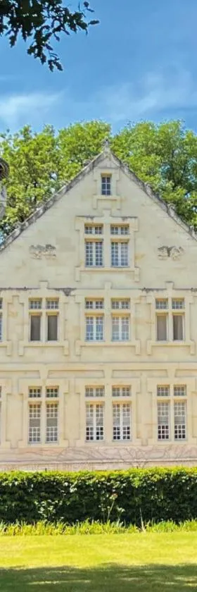 Château Picol entre Futuroscope et Châteaux de la Loire，位于Boussageau的酒店