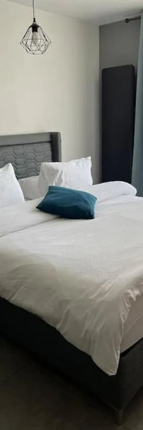 Appartement Élégant proche RER/ CDG / Parc des Expos，位于塞夫朗的酒店