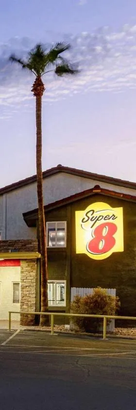 丰年速8酒店，位于嘉年的酒店