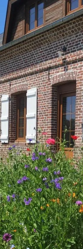 La Poulinière，位于Méneslies的酒店