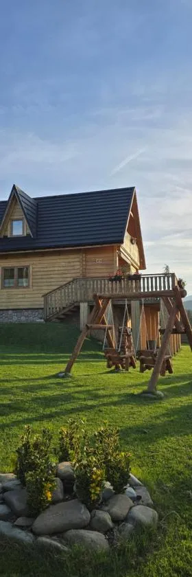 Hasiorówka Dom w górach z jacuzzi w cenie，位于Złatna的酒店