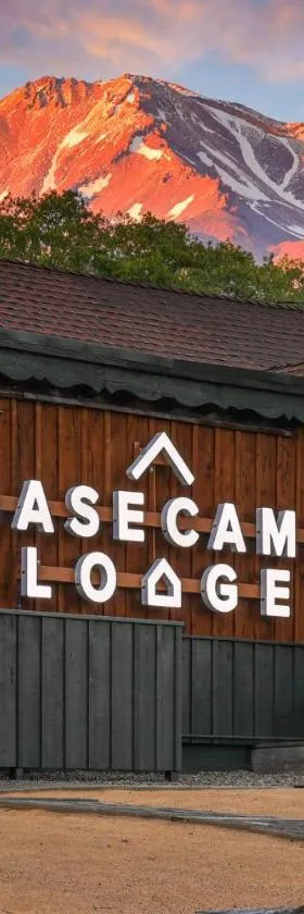 Basecamp Lodge，位于沙斯塔山的酒店