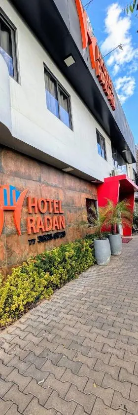 Hotel Radan，位于路易斯爱德华多马加良伊斯的酒店
