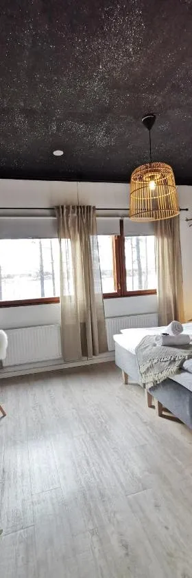 Goiglo Hotel & Hostel，位于库萨莫的酒店
