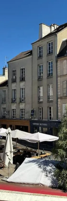 Hyper centre st Germain en laye appt de standing，位于圣日耳曼昂莱的酒店