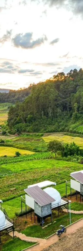 สวนไร่รุ่งอรุณ Suan Rai Rungarun，位于Ban Na Pa Paek的酒店