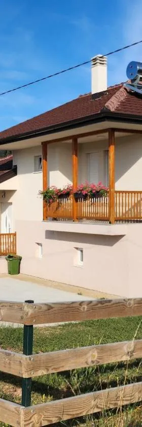 Kuća sa lepim pogledom - porodica Čolović，位于Rudno的酒店