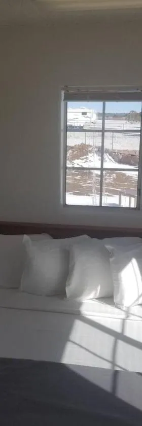 075A Affordable Getaway near South Rim Sleeps 2，位于瓦莱的酒店