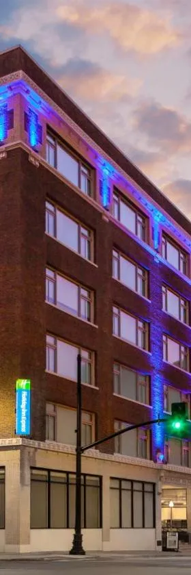 Holiday Inn Express Kansas City Downtown，位于堪萨斯城的酒店