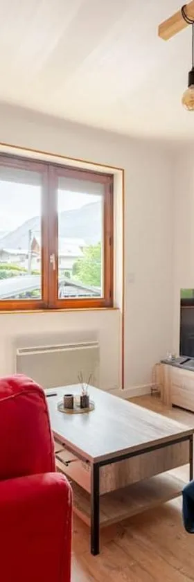 Appartement au cœur de la Vallée de la Maurienne，位于Saint-Julien-Mont-denis的酒店
