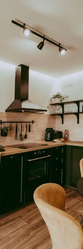 Ugo Apartman，位于Halászi的酒店