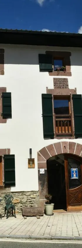 Casa karrikaburu，位于Valcarlos的酒店