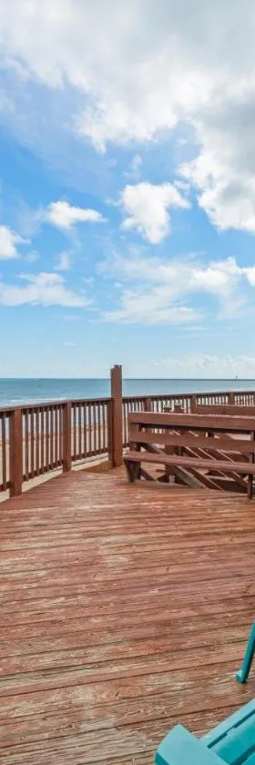 Amazing Oceanfront 2BR Home Cozy Peaceful and Kid and Pet Friendly，位于自由港的酒店