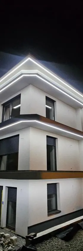 Noclegi APART Gorlice，位于戈尔利采的酒店