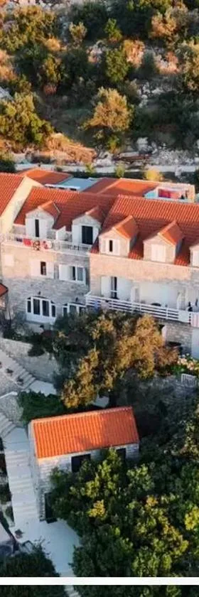 Boutique Hotel Tomić，位于洛帕德的酒店